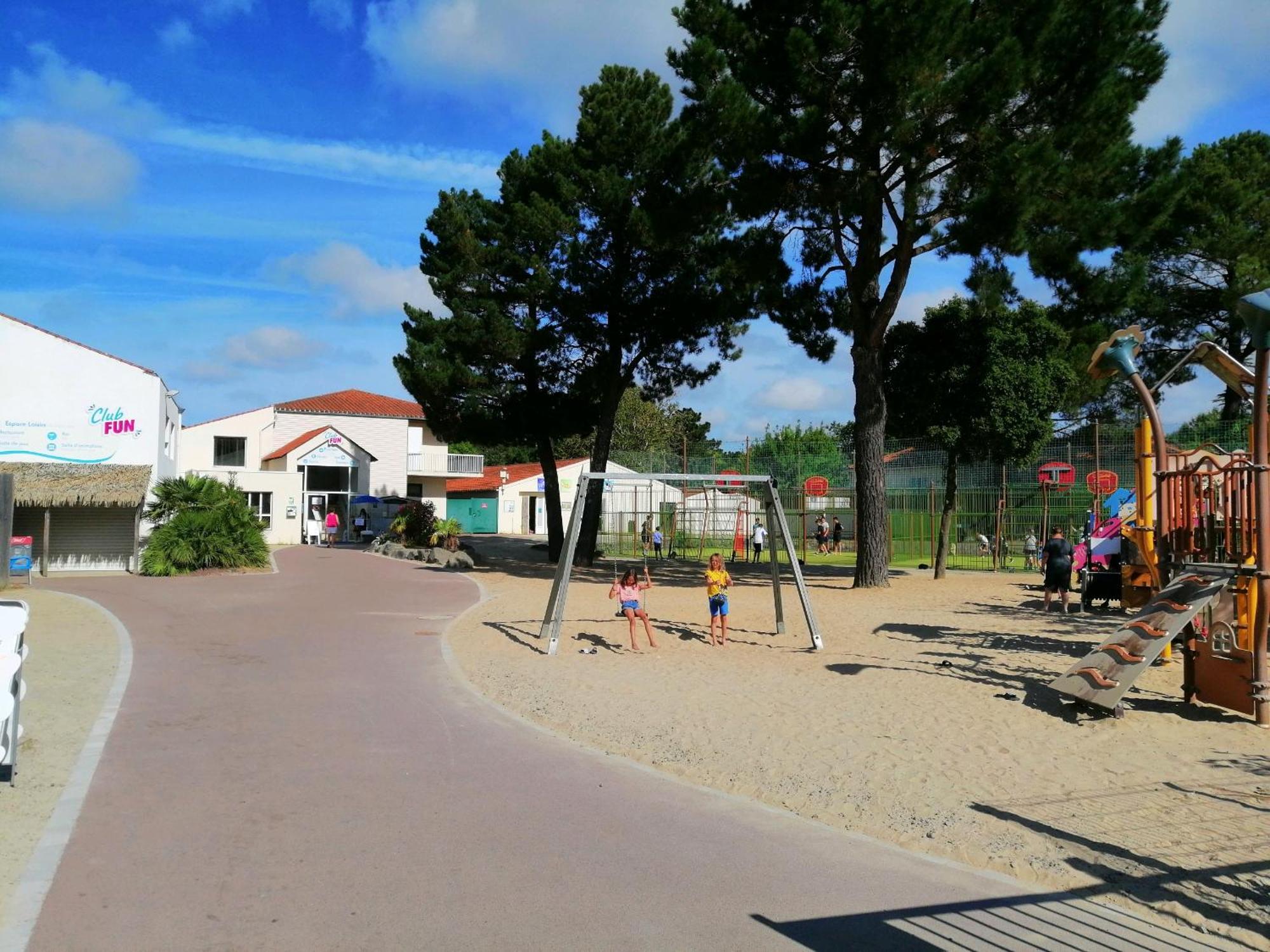 Mobil Home Le Rimbaud - 4/6 Pers - 2 Ch - 2 Sdb Saint-Jean-de-Monts Exterior foto
